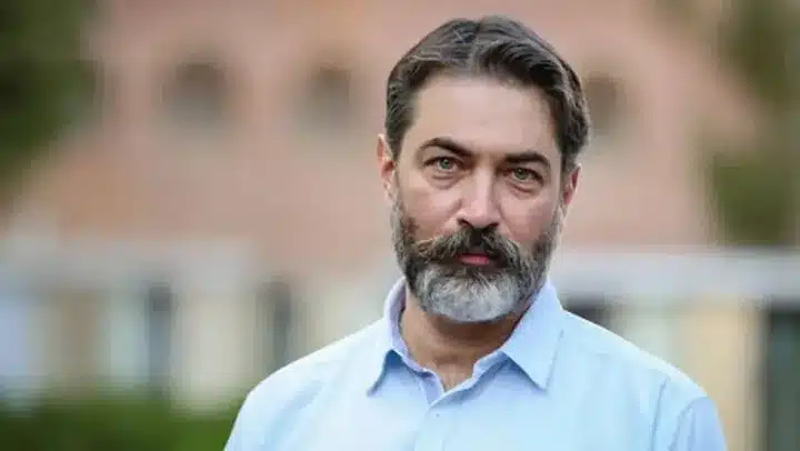 پارسا پیروزفر