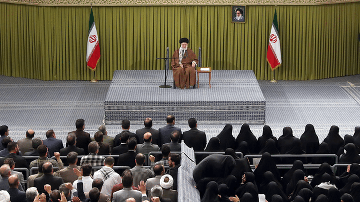 آغاز دیدار جمعی از معلمان کشور با رهبر انقلاب