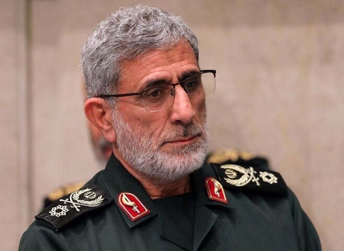 عکس/ «سردار قاآنی» با سربند لا اله الا الله در جبهه؛ دهه ۶۰