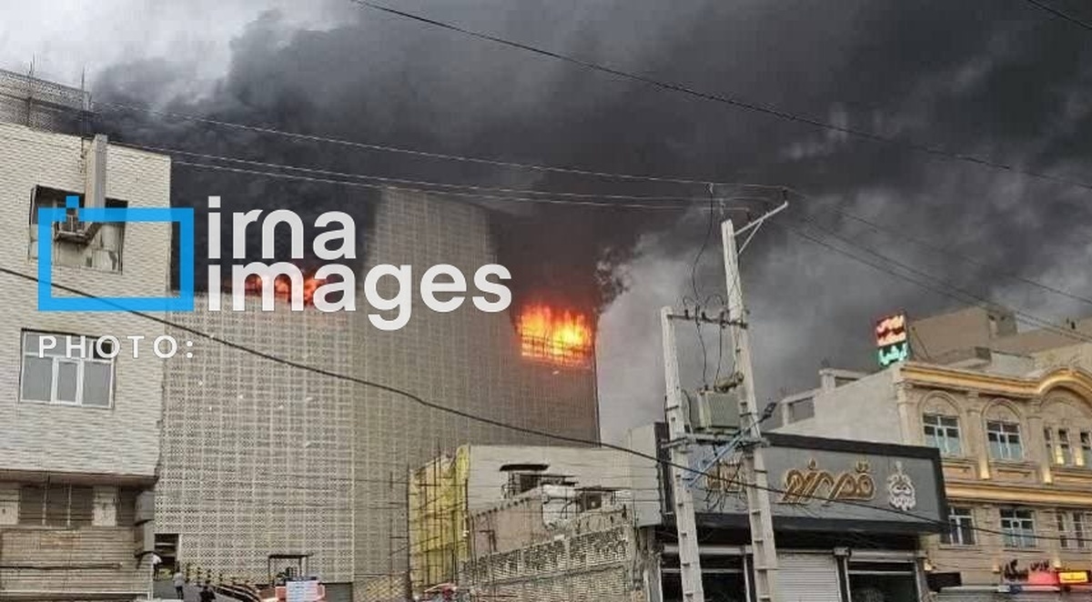 آتش سوزی گسترده در پارکینگ مرکزی شهر اهواز