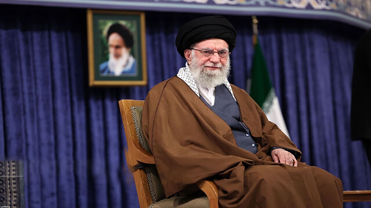پیگیری وضعیت سلامت رضا امیرخانی از سوی رهبر انقلاب