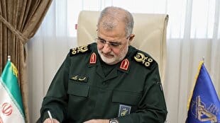 پاسداران انقلاب دست بر ماشه مهیای اجرای دستور فرمانده معظم کل قوا هستند