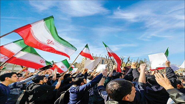 توهین به پرچم تبعات حقوقی دارد