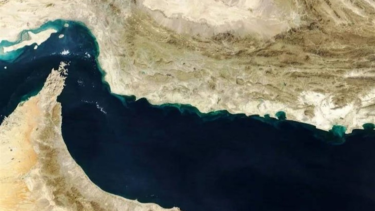 قرارگاه مرکزی خاتمالانبیا(ص): تنگه هرمز همچنان بسته خواهد ماند