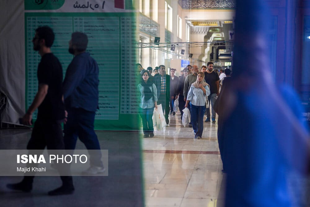 میزبانی نمایشگاه کتاب از ظریف و جلیلی