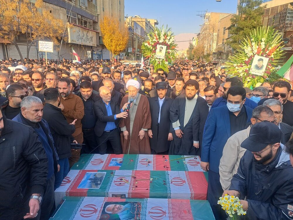 تشییع پیکر ۵ شهید مدافع امنیت در شیراز