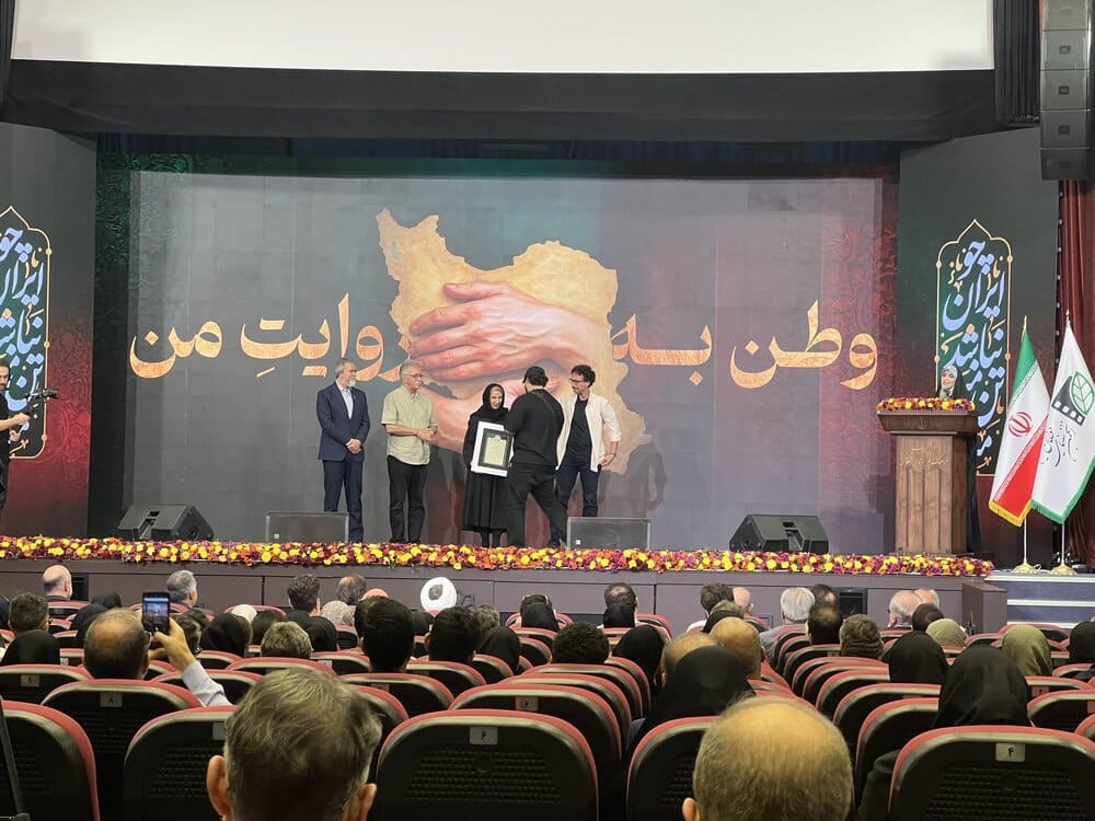 پایان یک رویداد هنری با درخواست و گلایه و چند داستان دیگر