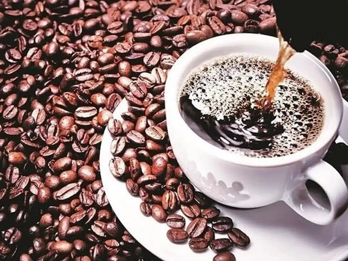 مصرف بیش از این مقدار کافئین افسردگی را شدیدتر می‌کند!