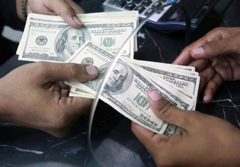 کاهش ادامه‌دار قیمت ارز و سکه | دلارفروش‌های فردوسی خریدار نیستند