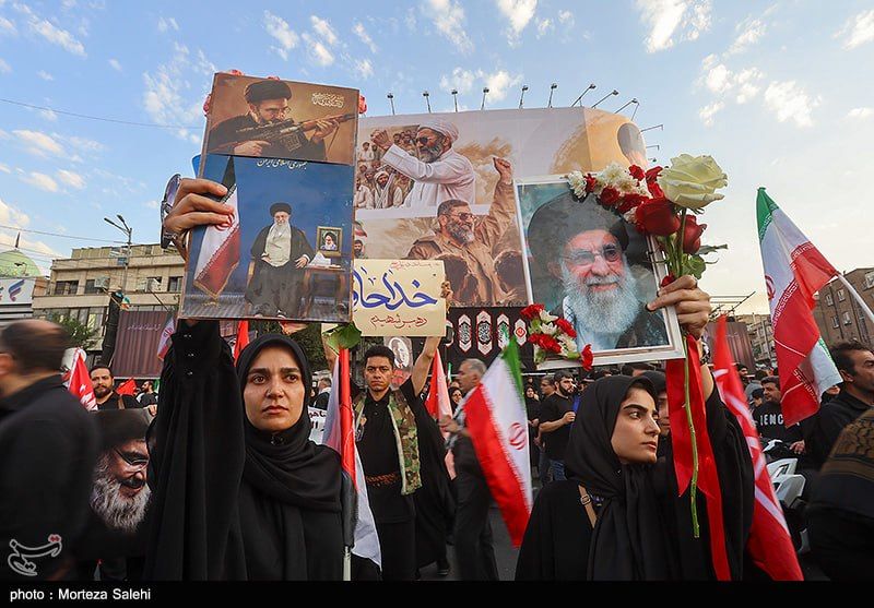 تصاویر حضور مقامات و مسئولین در مراسم تشییع آقای شهید