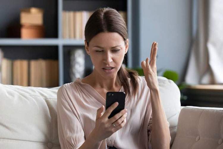 سوختگی صفحه نمایش OLED؛ چه عواملی باعث آسیب دائمی نمایشگر گوشی میشوند؟