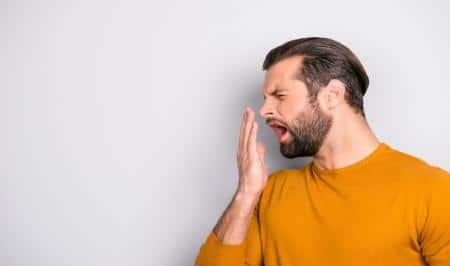 چطور از شر بوی بد دهانمان خلاص شویم؟