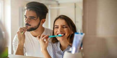 قبل از خواب فقط مسواک زدن کافی نیست؛ این نقطه بدن را هم فراموش نکنید