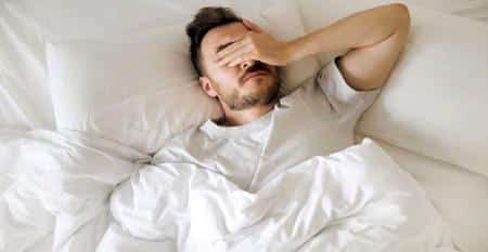 کم‌خوابی فقط خستگی نیست؛ زنگ خطری برای سلامت قلب و مغز