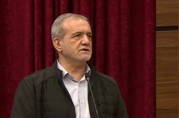 آغاز سخنرانی پزشکیان در نشست با مدیران غرب استان تهران