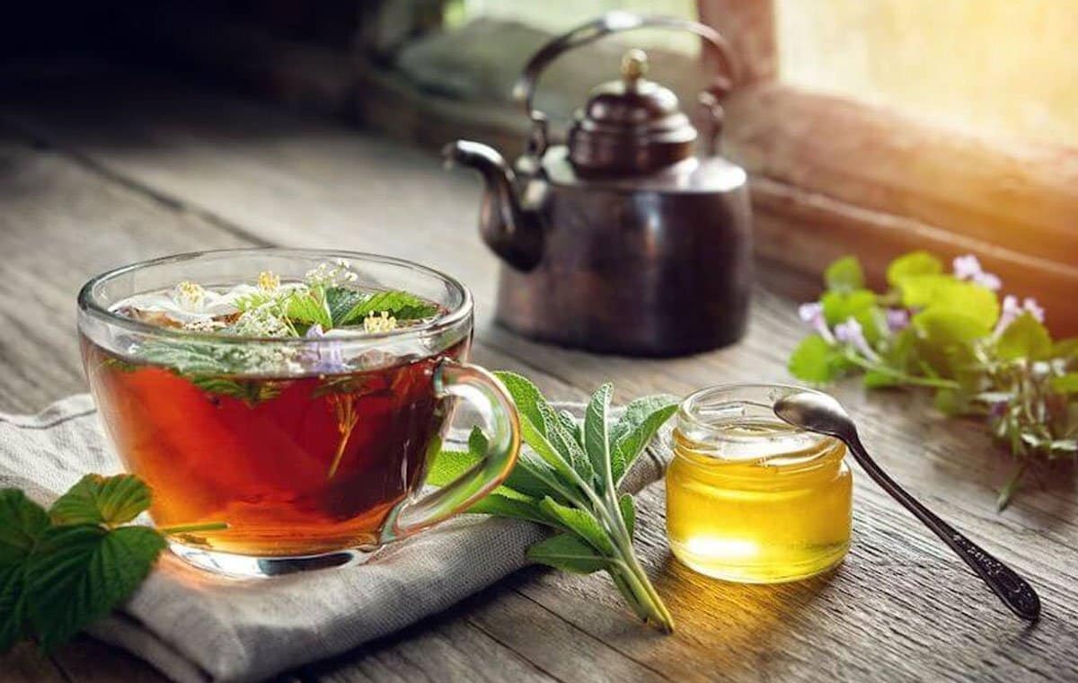 این دمنوش‌ها در ماه رمضان آب بدن را تامین و باعث هضم غذا می‌شود