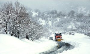 بارش برف در ۴ شهرستان لرستان/ راه ۱۴۵ روستا مسدود شد