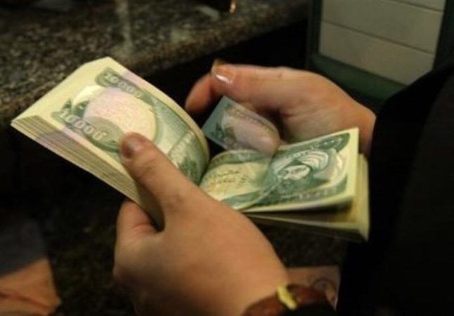 بانک مرکزی: ۲۵۰ هزار نفر از زائران اربعین دینار دریافت کردند.
