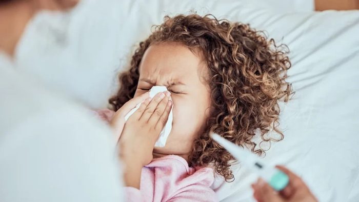 بیماری های تنفسی دوران کودکی؛ در فصل سرما و آنفولانزا چه باید کرد؟