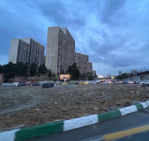تخریب میدان ۲۵ ساله شهرک‌غرب