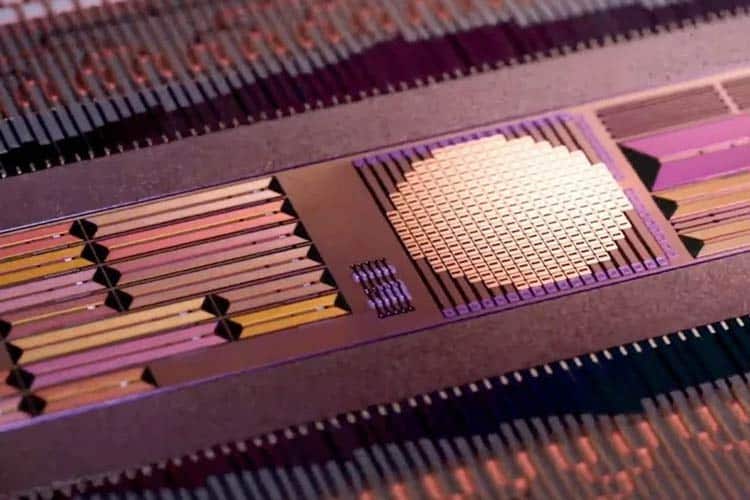 تراشه جدید گوگل، فناوری نوری که فیبرنوری را به چالش می‌کشد