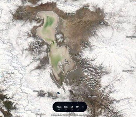 تصویری باورنکردنی از دریاچه ارومیه!