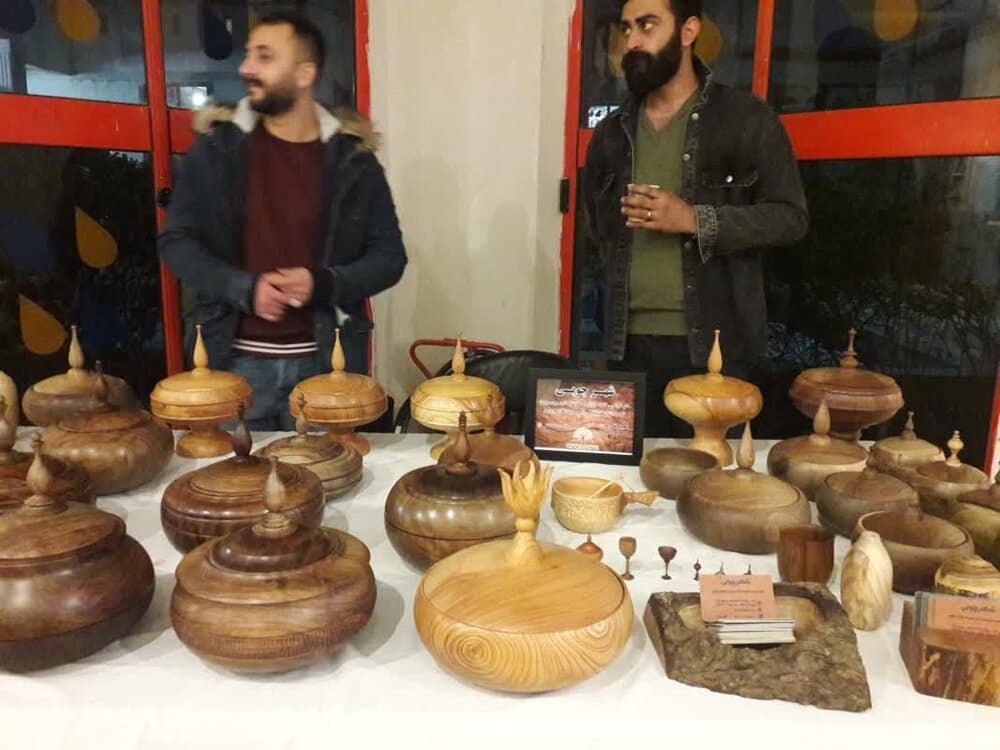 حمایت از کار و سرمایه با تأکید بر صنایع دستی و اندیشه جوان ایرانی 