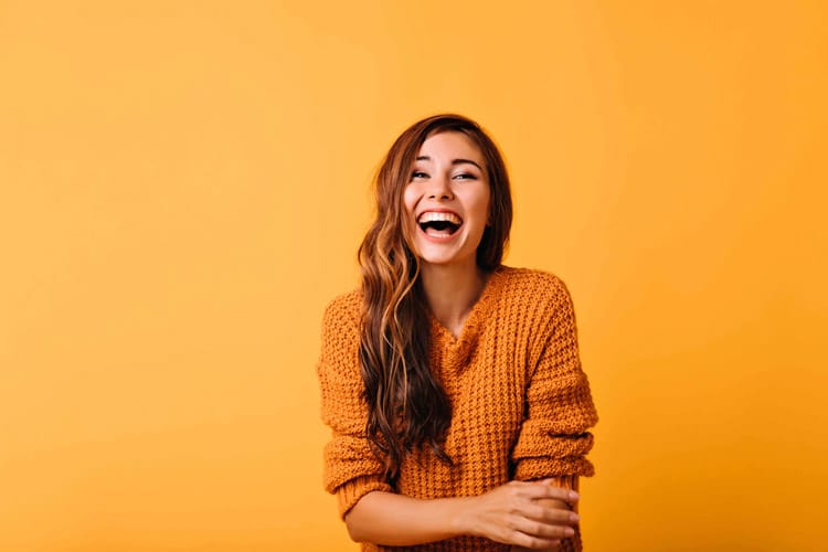 علم به روایت خنده: چرا شوخی، کلید قلب مخاطب است؟