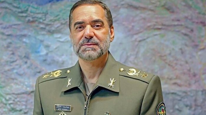 واکنش وزیر دفاع به تخلیه نفت ایران توسط آمریکا