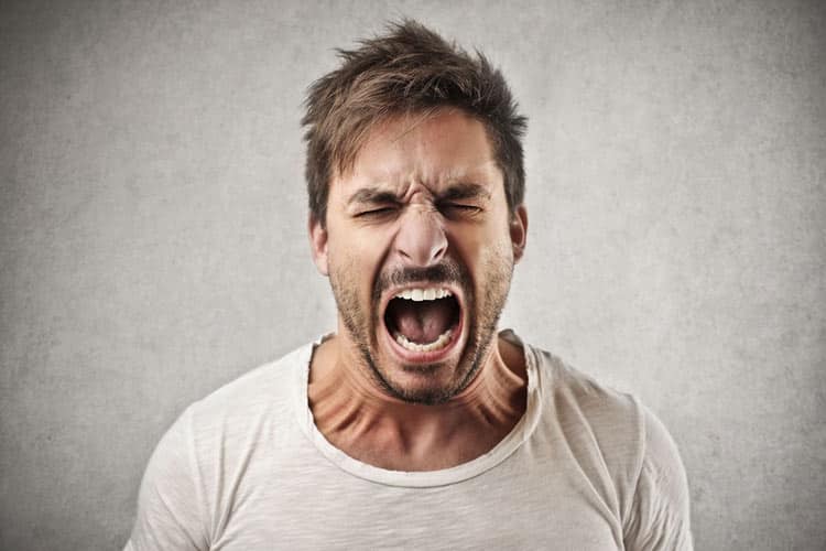چرا گاهی فریاد زدن اشکالی ندارد