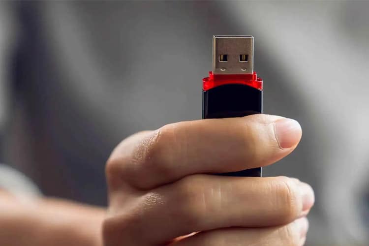 چگونه طول عمر داده‌ها در حافظه USB را افزایش دهیم؟